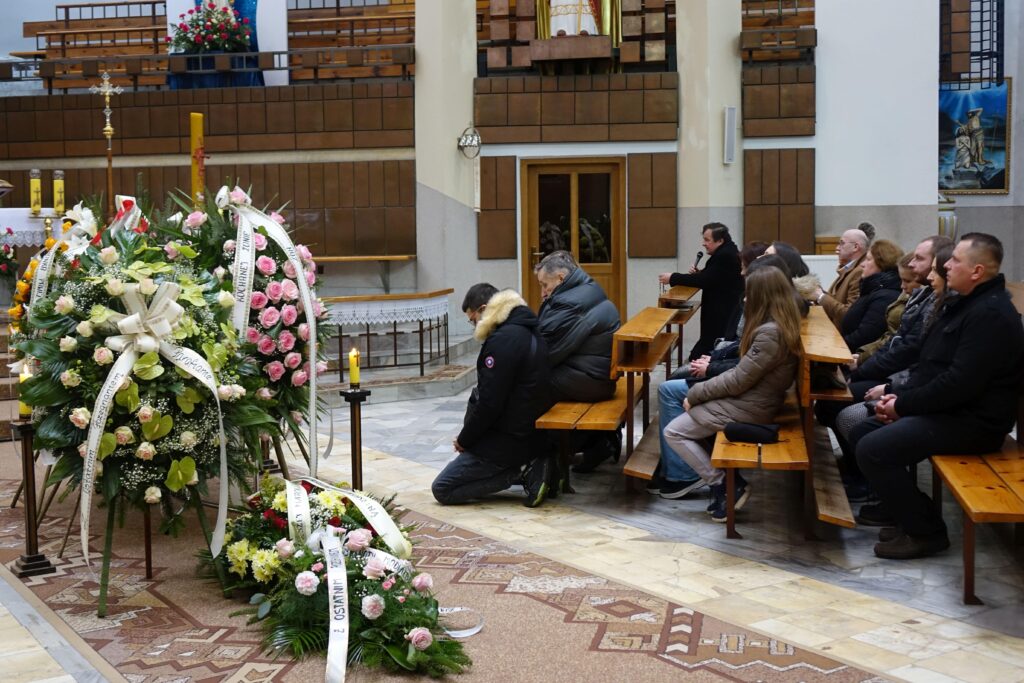 Klęczący parafianie