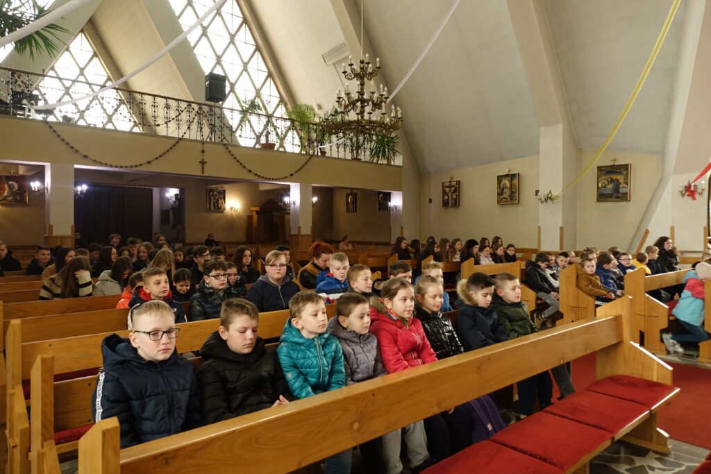 Parafianie podczas mszy