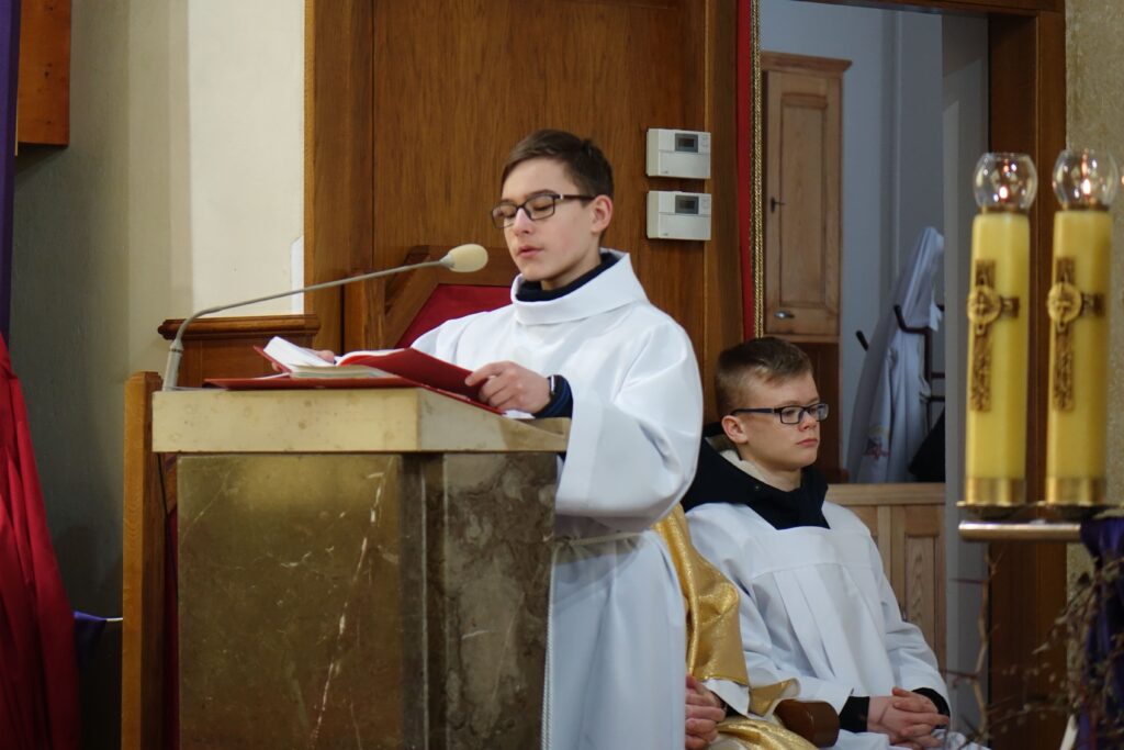 Czytający lektor