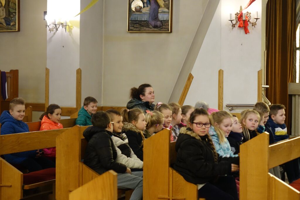 Dzieci w ławce